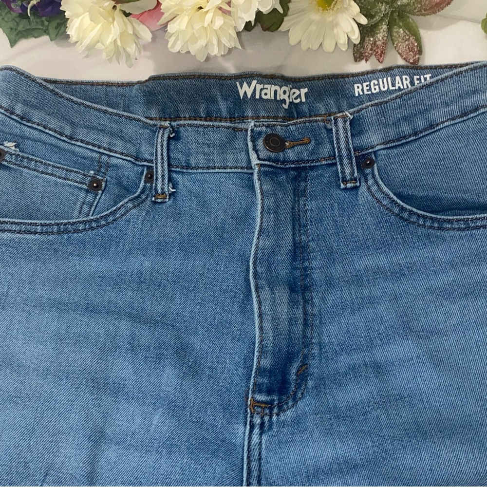 Wrangler Blue Regular Fit Jeans Classic Style - Picture 3 of 5